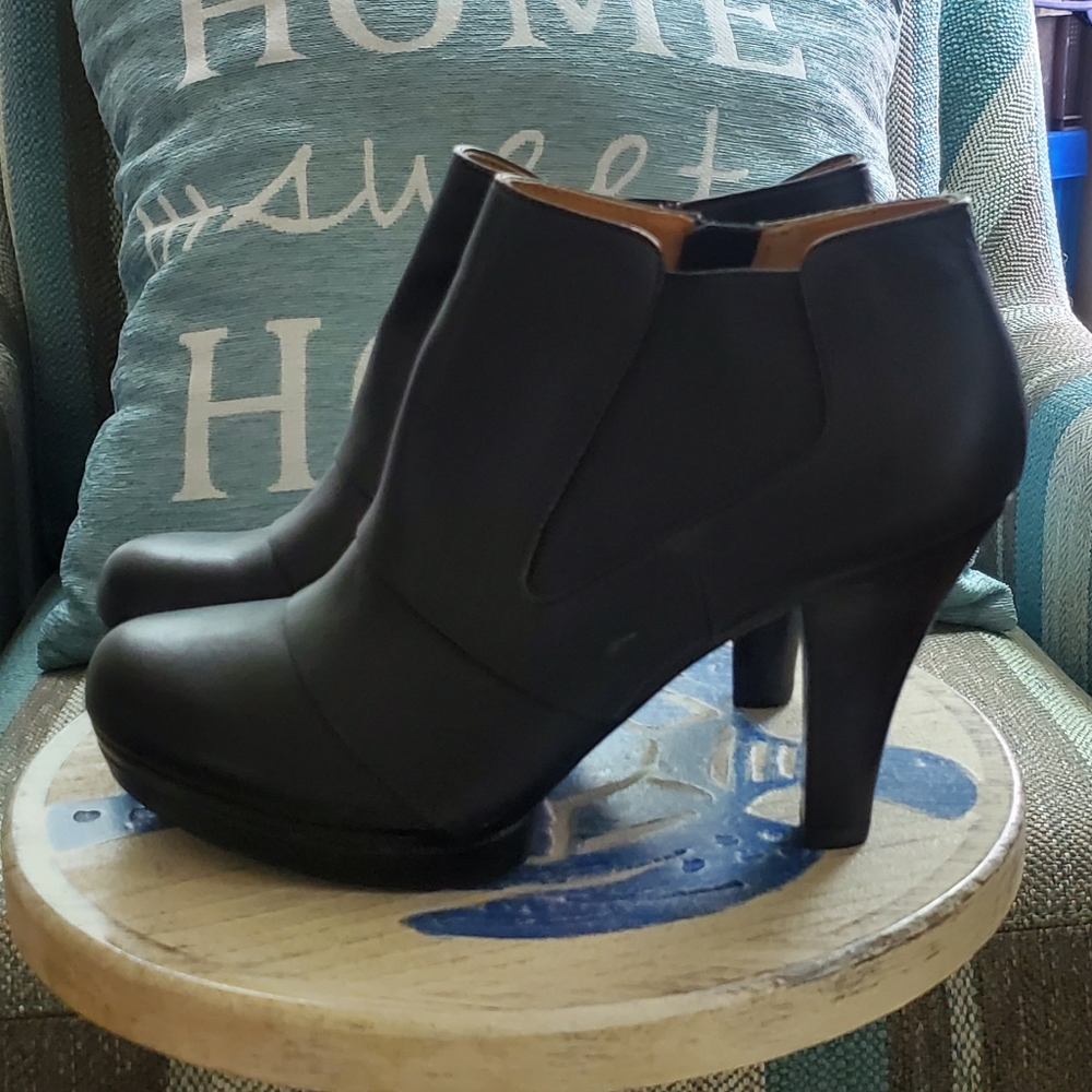 Leather ankle boots/booties